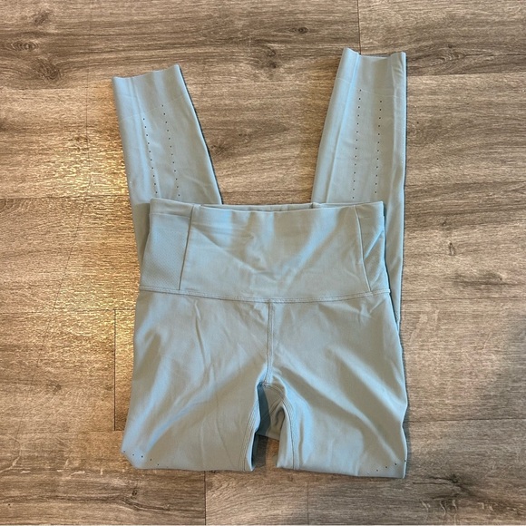 Lululemon Zoned In High Rise Tight 27’ Light Blue Full Length Leggings Size 6 - Picture 3 of 10